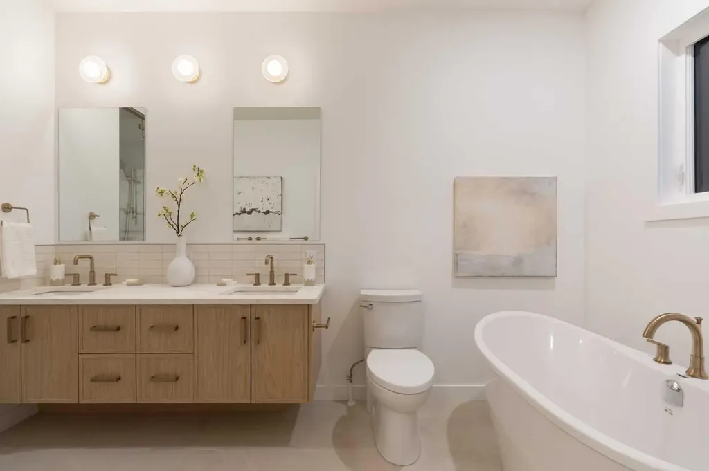 8916 33 Avenue Calgary AB T3B 1M6