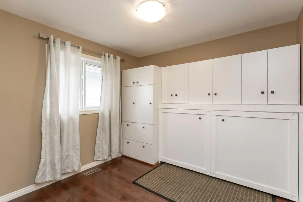 344 Timothy Drive Red Deer AB T4P 0L1