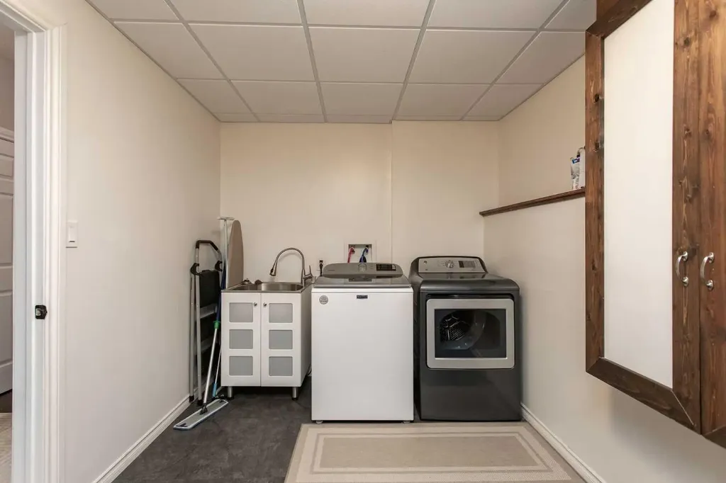 344 Timothy Drive Red Deer AB T4P 0L1