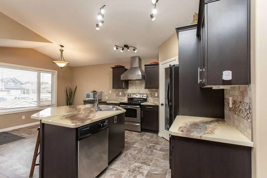 344 Timothy Drive Red Deer AB T4P 0L1