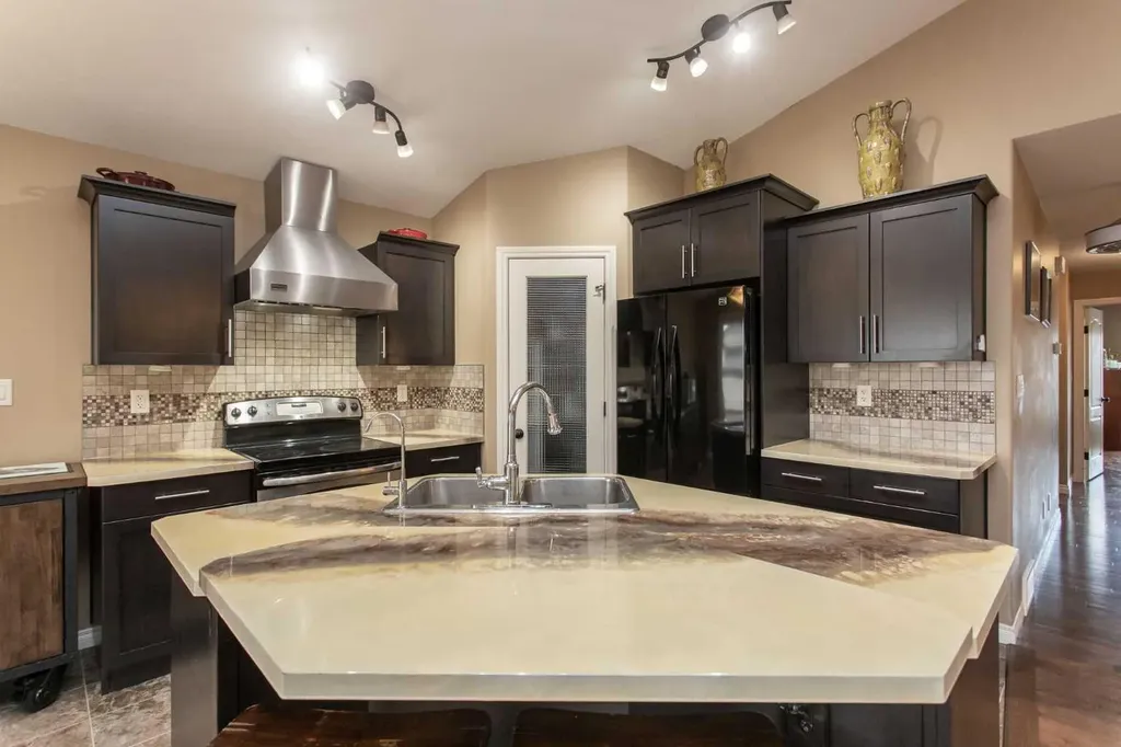 344 Timothy Drive Red Deer AB T4P 0L1