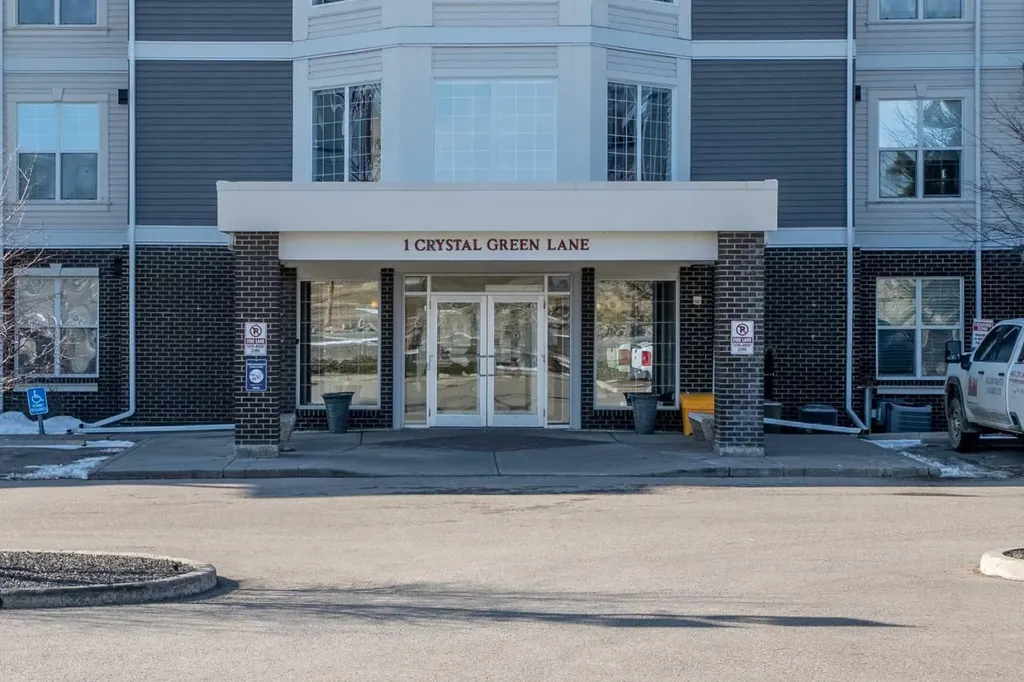 1 Crystal Green Lane Okotoks AB T1S 0C5