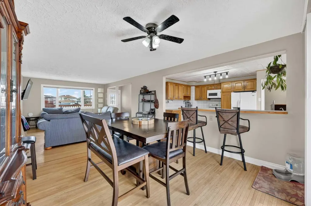 211 1 Avenue SE Langdon AB T0J 1X1