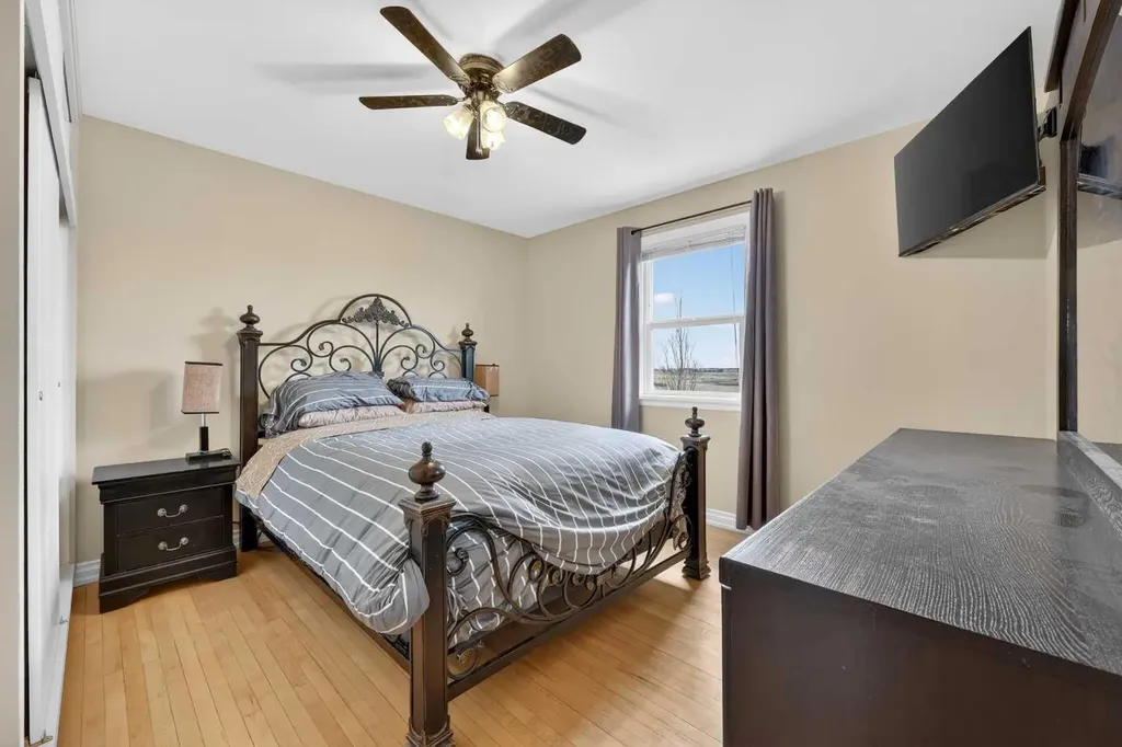 211 1 Avenue SE Langdon AB T0J 1X1