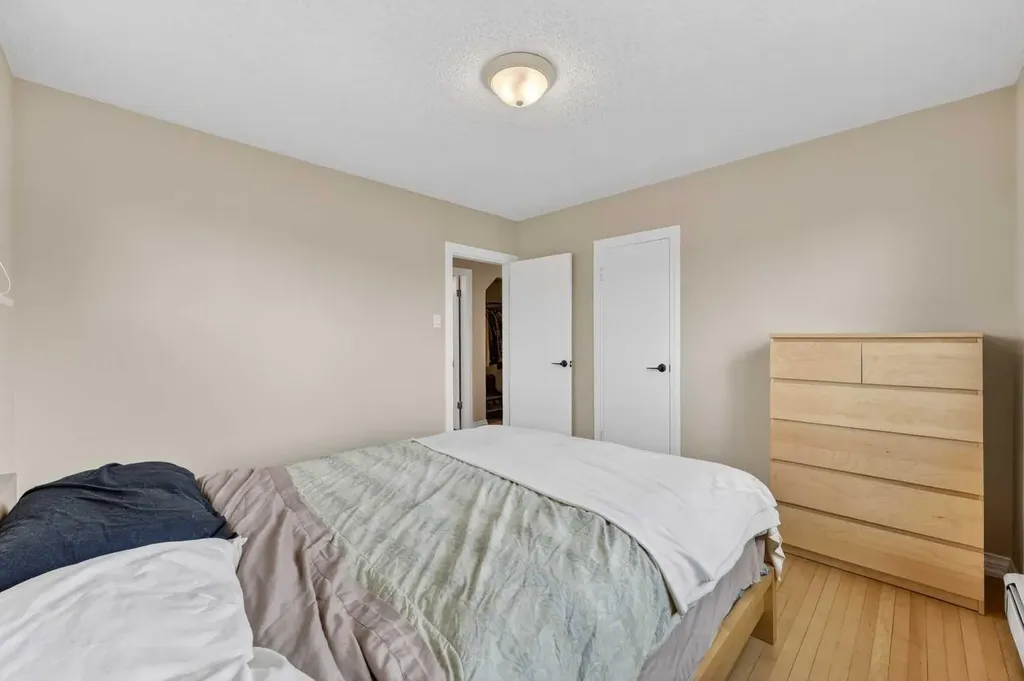 211 1 Avenue SE Langdon AB T0J 1X1