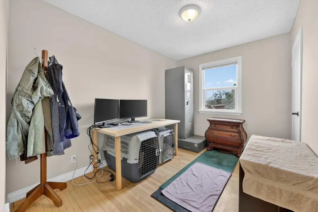 211 1 Avenue SE Langdon AB T0J 1X1