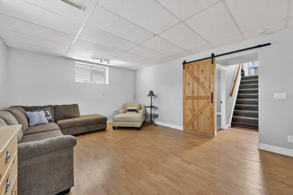 211 1 Avenue SE Langdon AB T0J 1X1