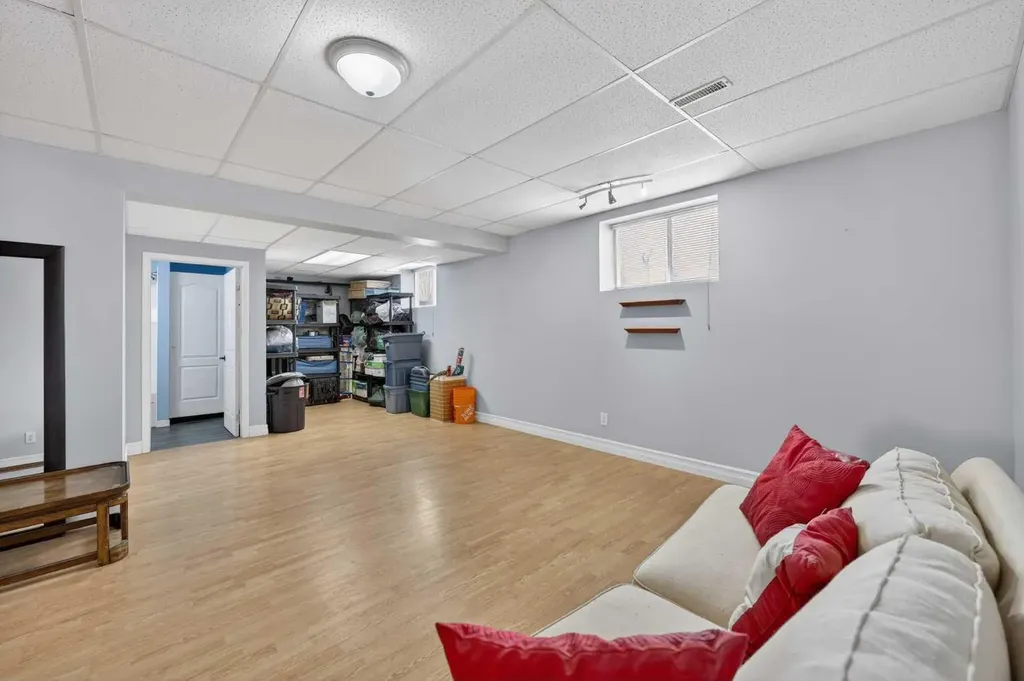 211 1 Avenue SE Langdon AB T0J 1X1