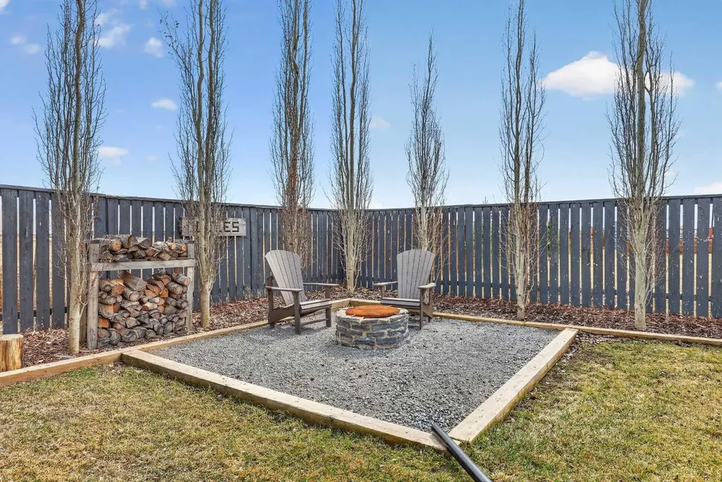 211 1 Avenue SE Langdon AB T0J 1X1