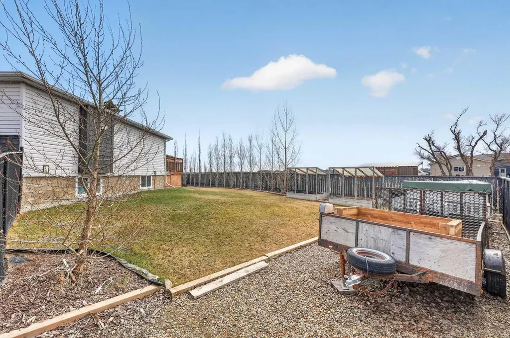 211 1 Avenue SE Langdon AB T0J 1X1