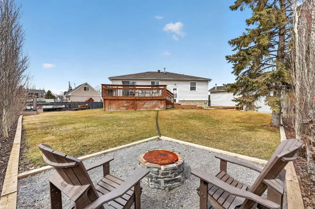 211 1 Avenue SE Langdon AB T0J 1X1