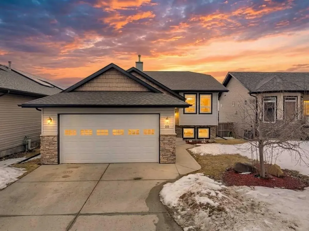 88 Valentine Crescent Red Deer AB T4R0E8