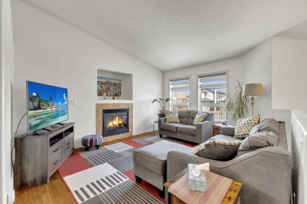 88 Valentine Crescent Red Deer AB T4R0E8