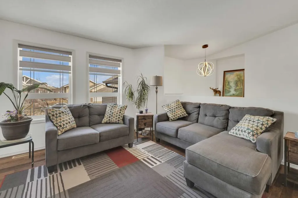 88 Valentine Crescent Red Deer AB T4R0E8