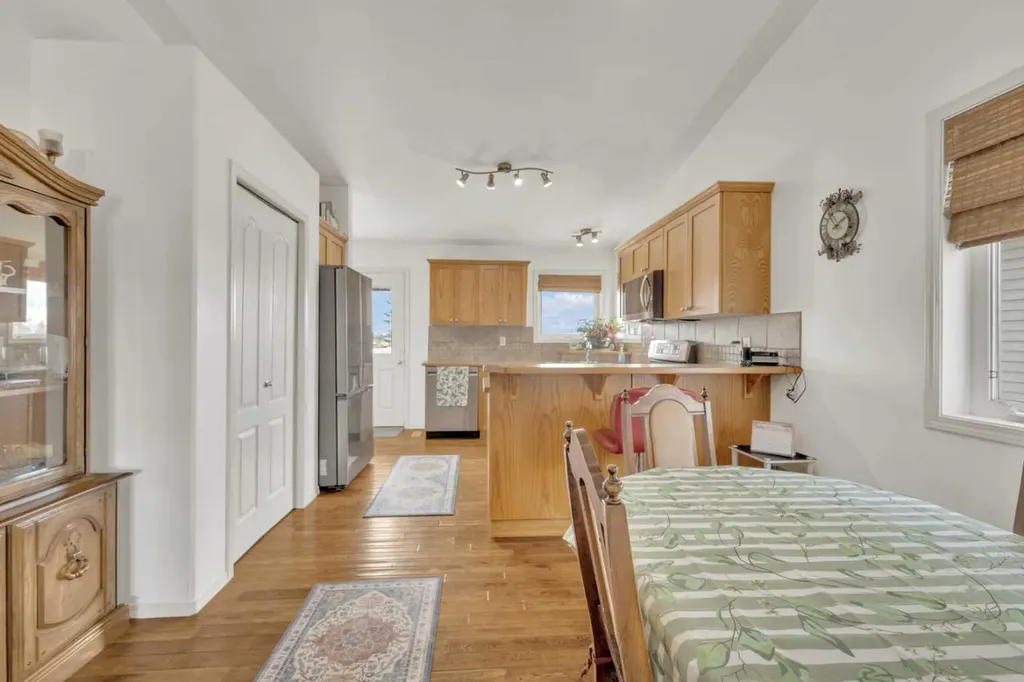 88 Valentine Crescent Red Deer AB T4R0E8