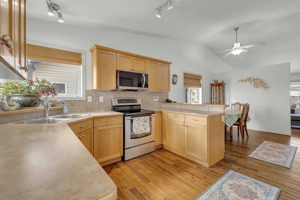 88 Valentine Crescent Red Deer AB T4R0E8