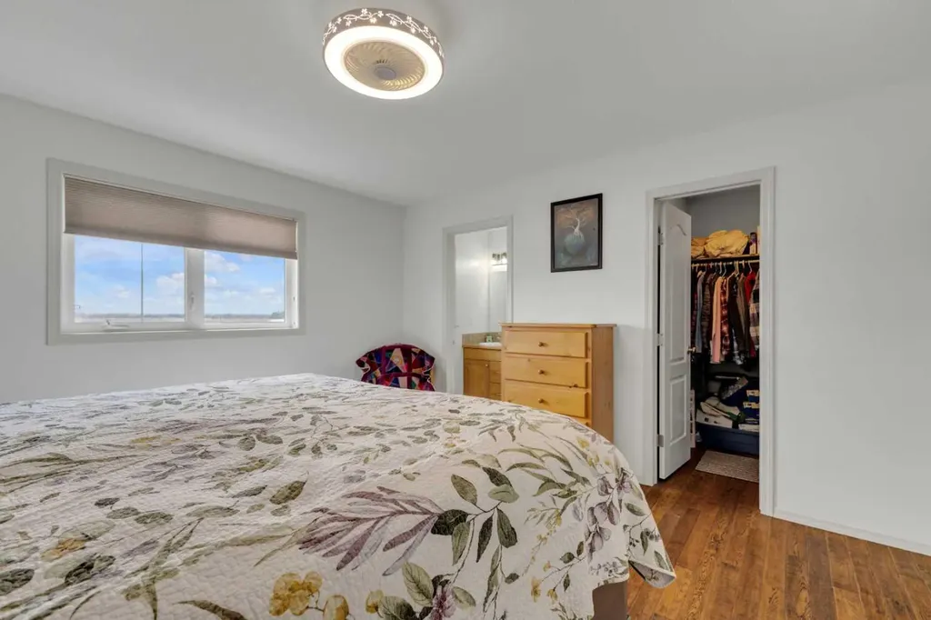 88 Valentine Crescent Red Deer AB T4R0E8