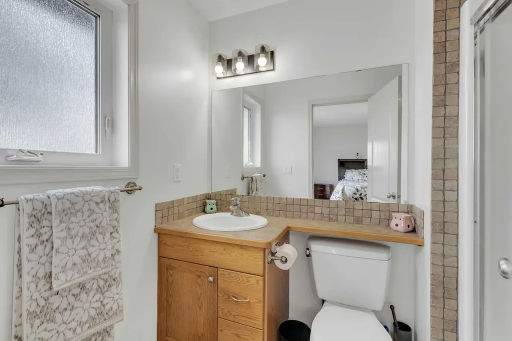 88 Valentine Crescent Red Deer AB T4R0E8