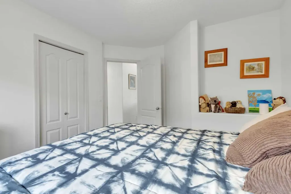 88 Valentine Crescent Red Deer AB T4R0E8