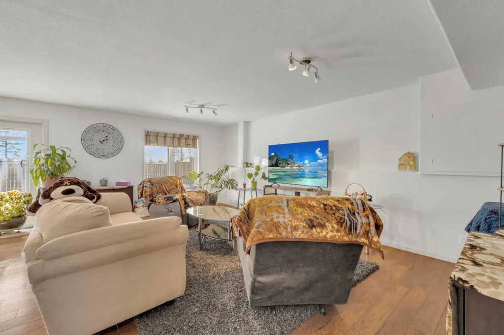 88 Valentine Crescent Red Deer AB T4R0E8