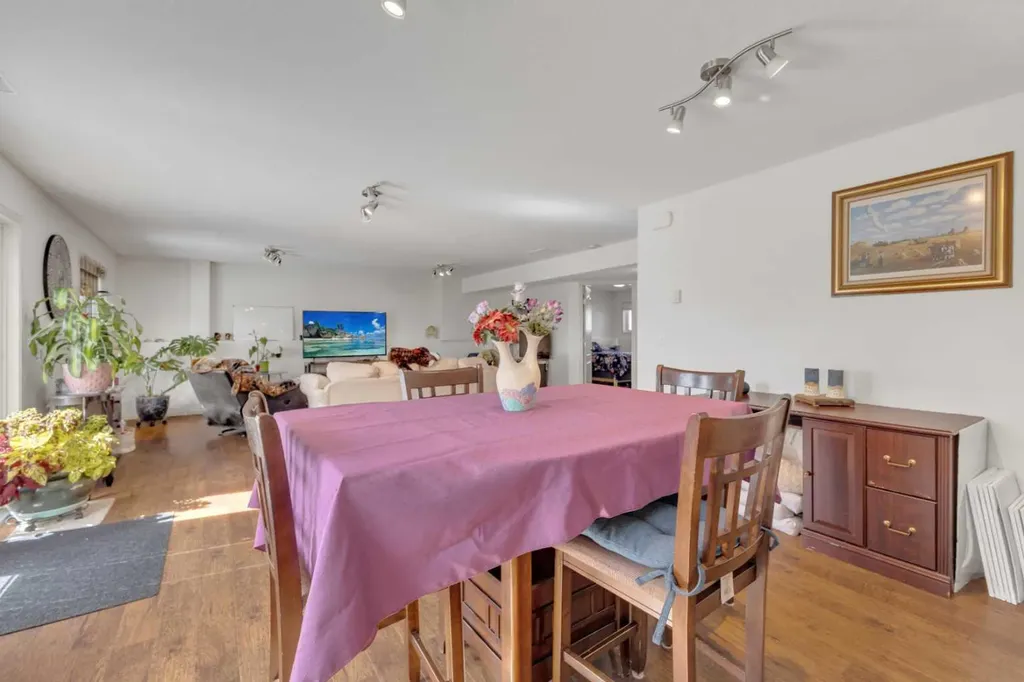 88 Valentine Crescent Red Deer AB T4R0E8