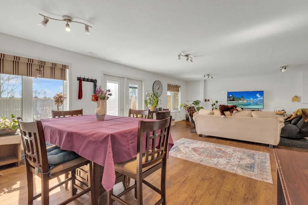88 Valentine Crescent Red Deer AB T4R0E8