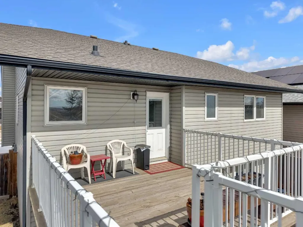 88 Valentine Crescent Red Deer AB T4R0E8