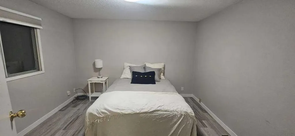 5489 51 Avenue Lacombe AB T4L 1K9