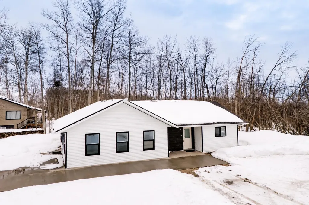 9805 95 Street La Crete AB T0H2H0