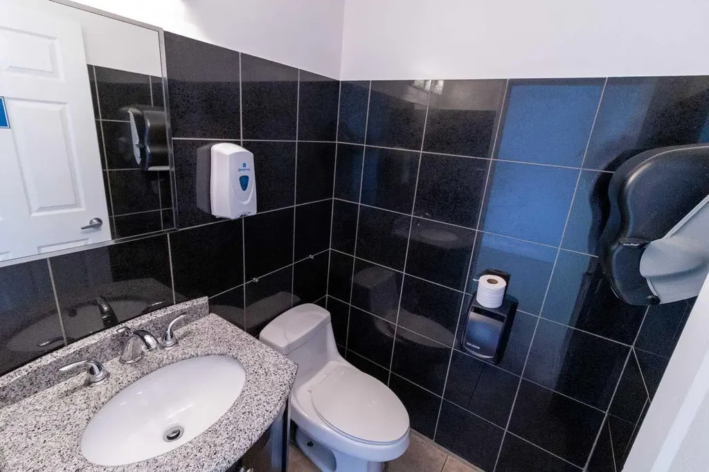 1925 39 Avenue NE Calgary AB T2E 6S8