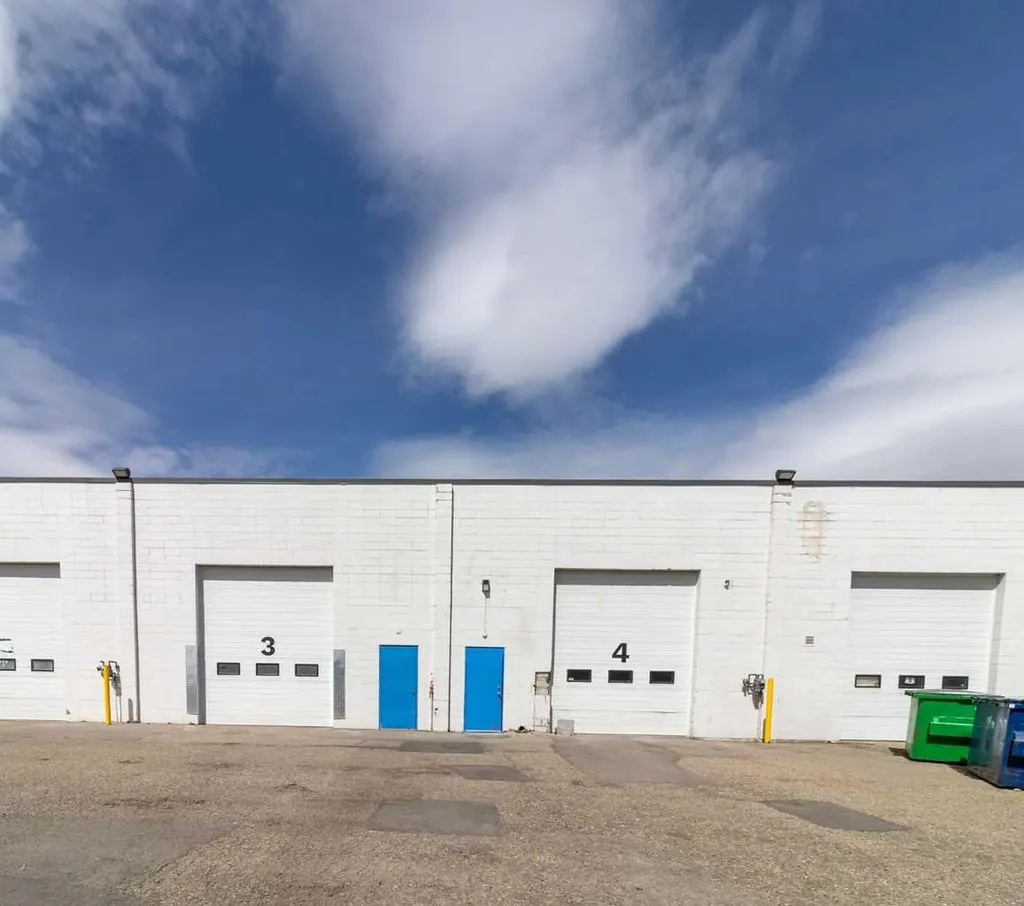 1925 39 Avenue NE Calgary AB T2E 6S8
