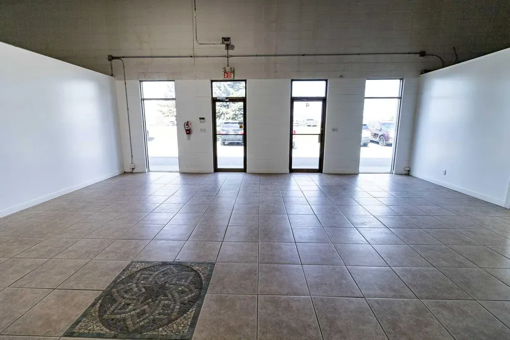 1925 39 Avenue NE Calgary AB T2E 6S8