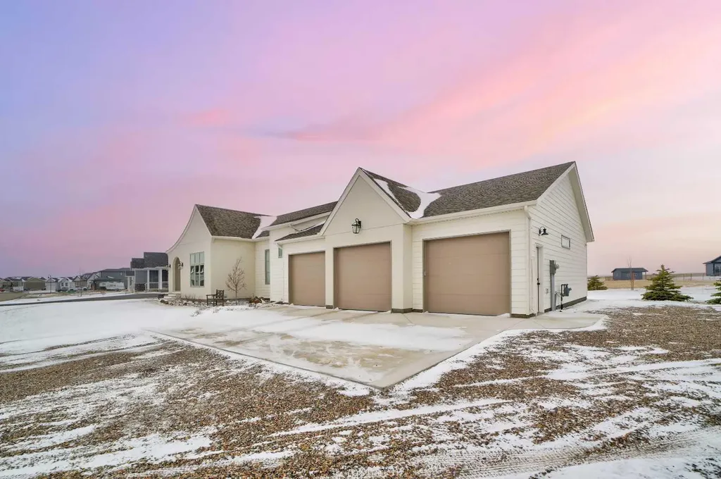 5 Quarry Bank Road Raymond AB T0K 2S0