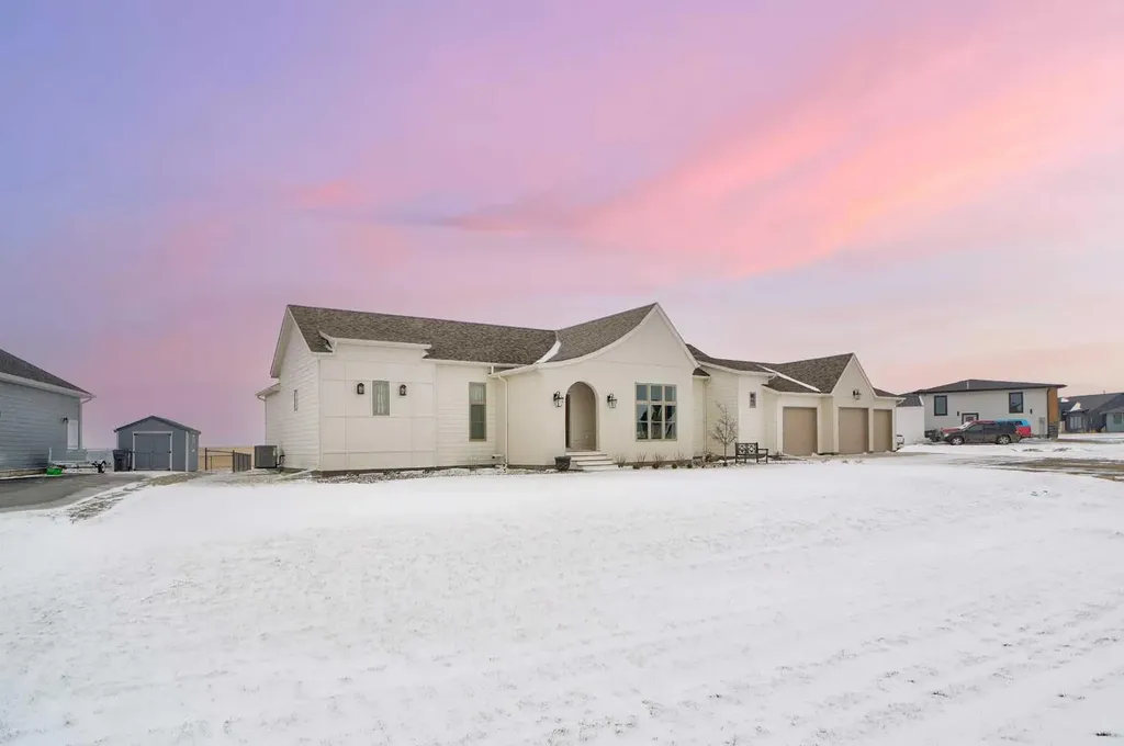 5 Quarry Bank Road Raymond AB T0K 2S0