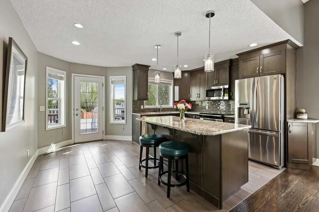11 Strathmore Lakes Crescent Strathmore AB T1P 1L7