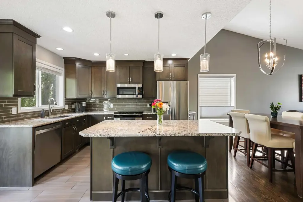 11 Strathmore Lakes Crescent Strathmore AB T1P 1L7