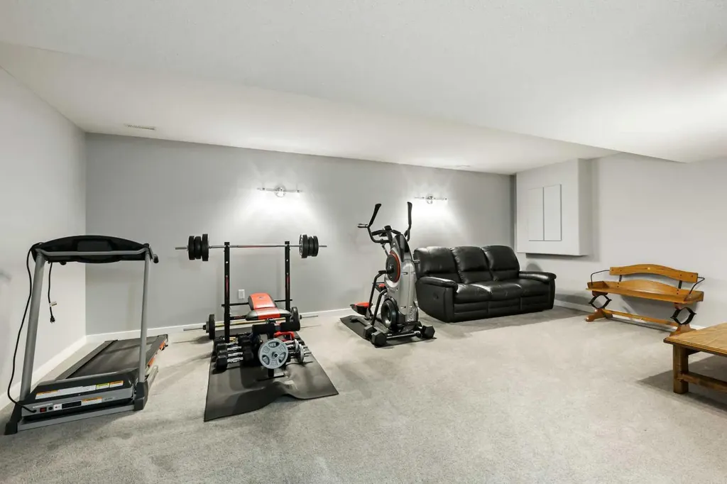 11 Strathmore Lakes Crescent Strathmore AB T1P 1L7