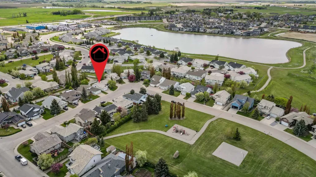 11 Strathmore Lakes Crescent Strathmore AB T1P 1L7