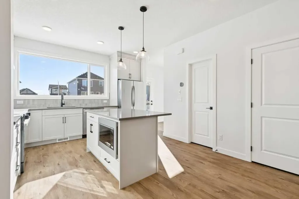 339 Fireside Drive Cochrane AB T4C 3E1