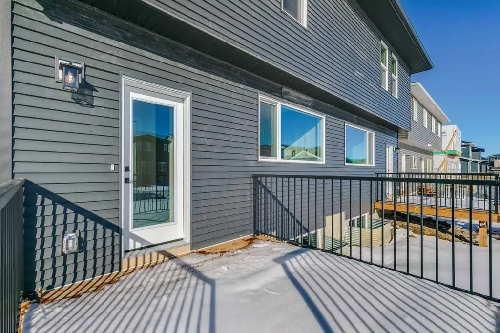 339 Fireside Drive Cochrane AB T4C 3E1