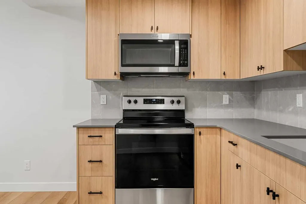 192 Belmont Place SW Calgary AB T2X 6E5