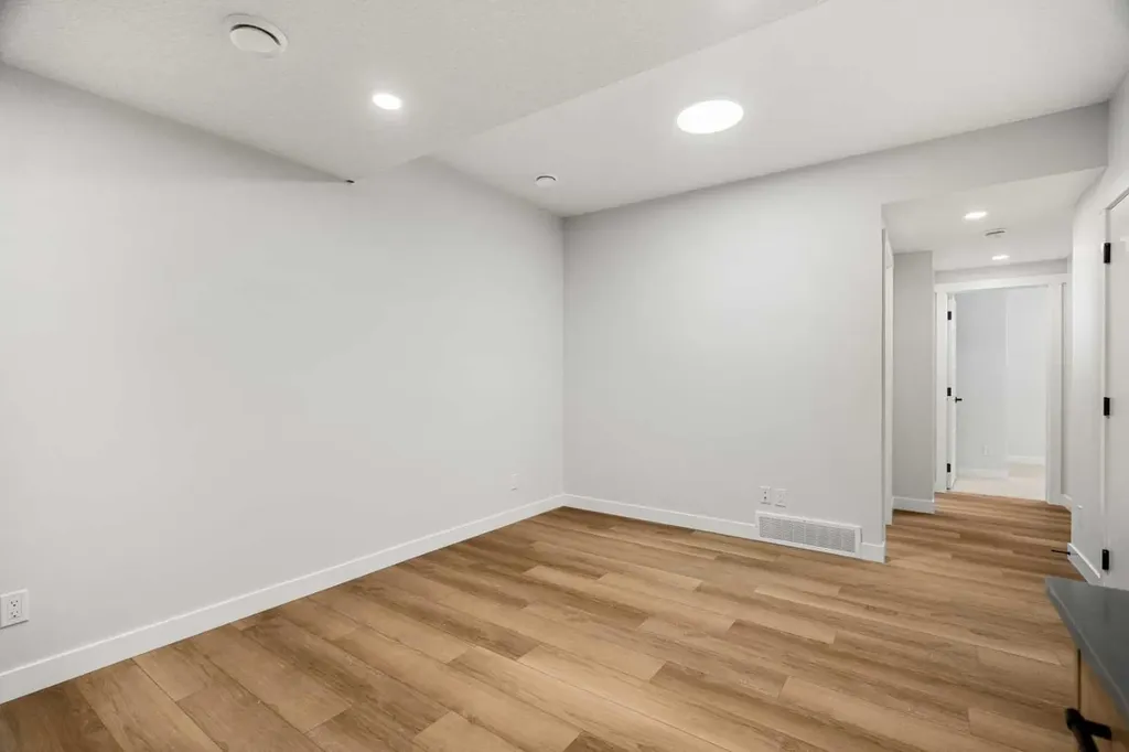 192 Belmont Place SW Calgary AB T2X 6E5