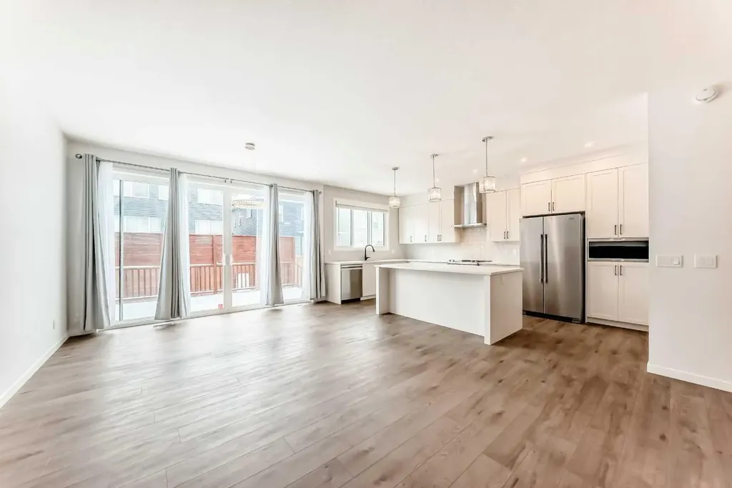 102 Setonstone Manor SE Calgary AB T3M 3G4