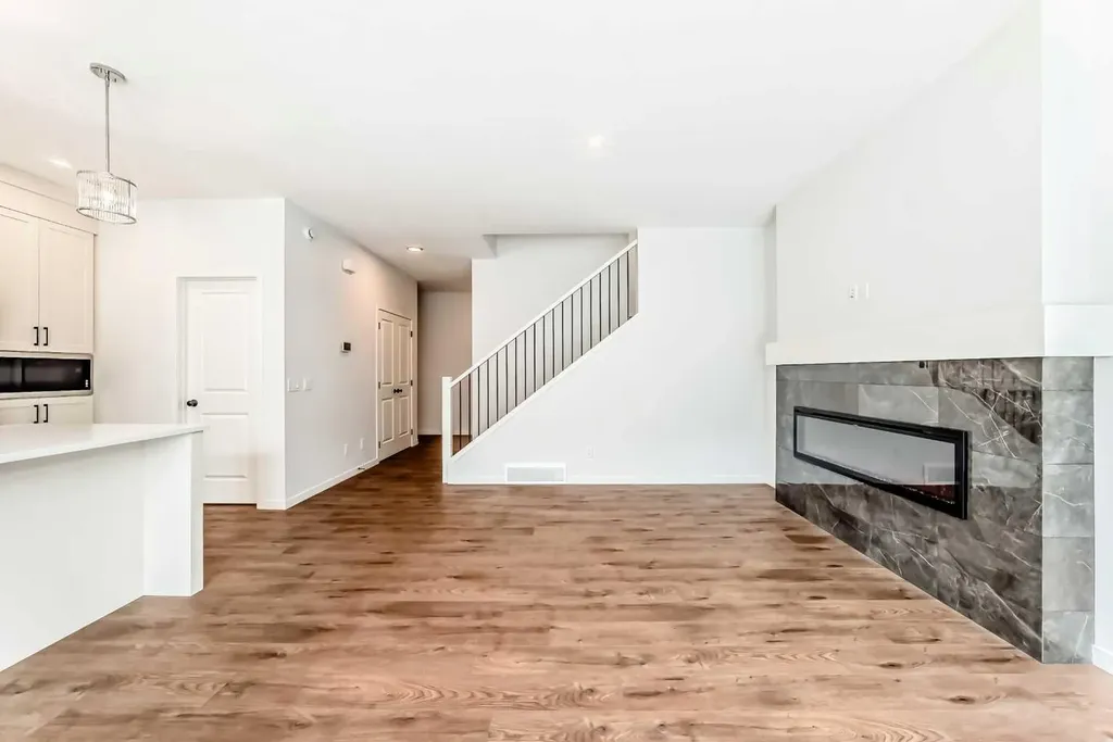 102 Setonstone Manor SE Calgary AB T3M 3G4