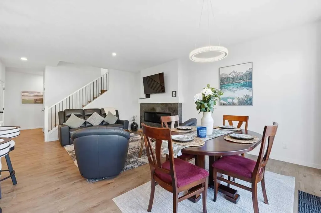 102 Setonstone Manor SE Calgary AB T3M 3G4