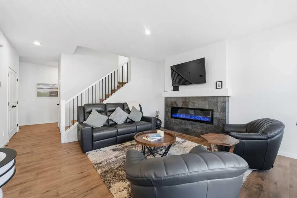 102 Setonstone Manor SE Calgary AB T3M 3G4