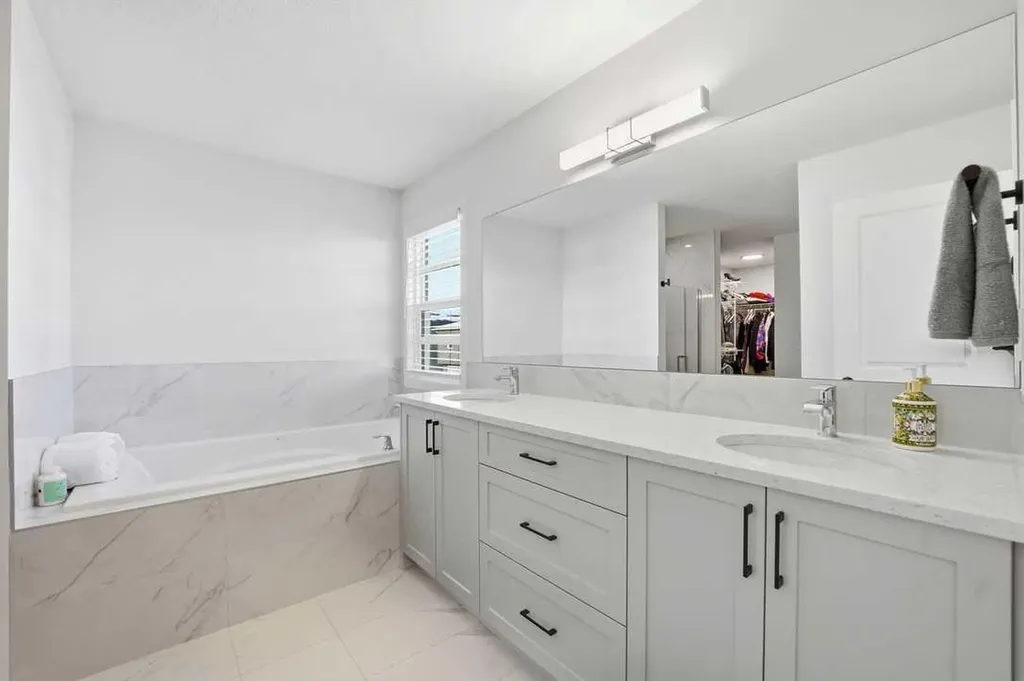 102 Setonstone Manor SE Calgary AB T3M 3G4