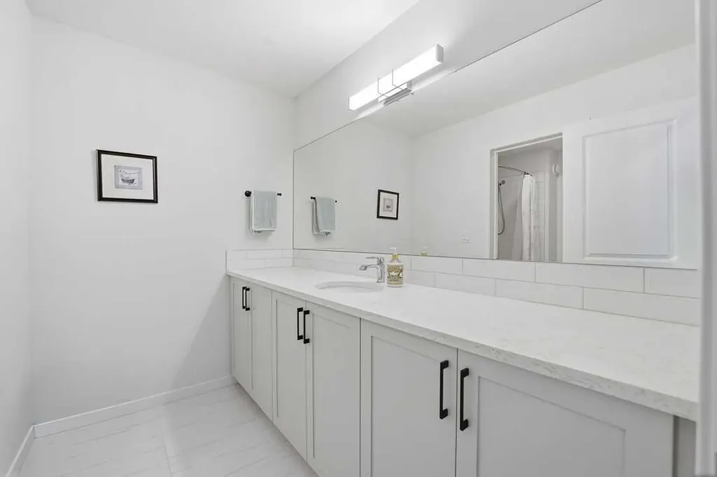 102 Setonstone Manor SE Calgary AB T3M 3G4