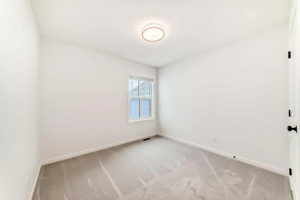 102 Setonstone Manor SE Calgary AB T3M 3G4