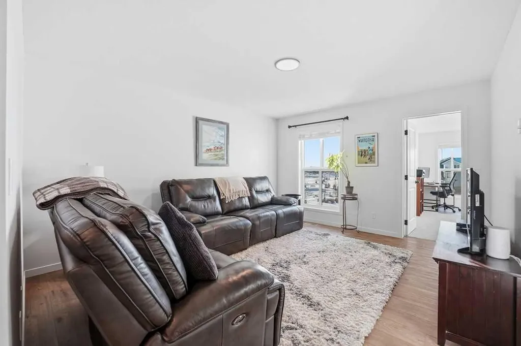 102 Setonstone Manor SE Calgary AB T3M 3G4